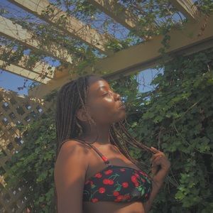 Meet your Posher, Farai